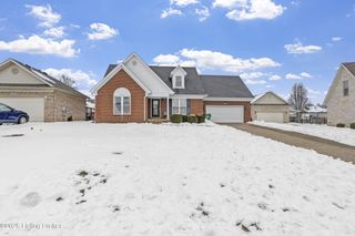 6105 Black Tie Ct, Louisville, KY 40258