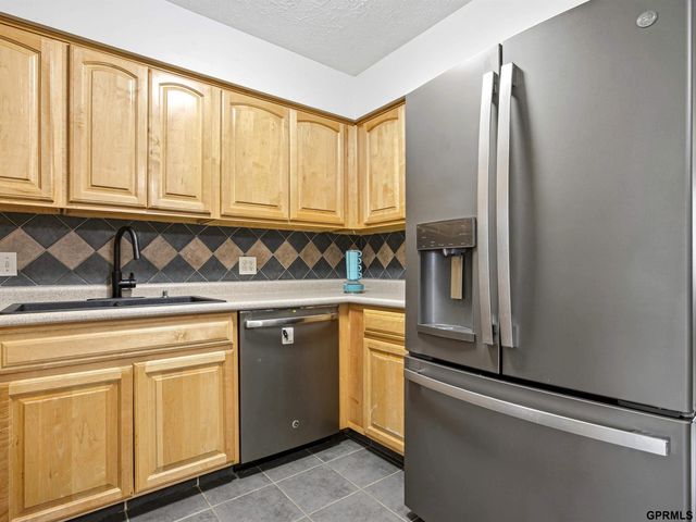 11922 S 34 Street, Bellevue, NE 68123