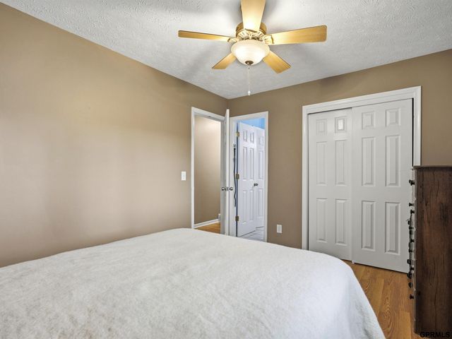 11922 S 34 Street, Bellevue, NE 68123