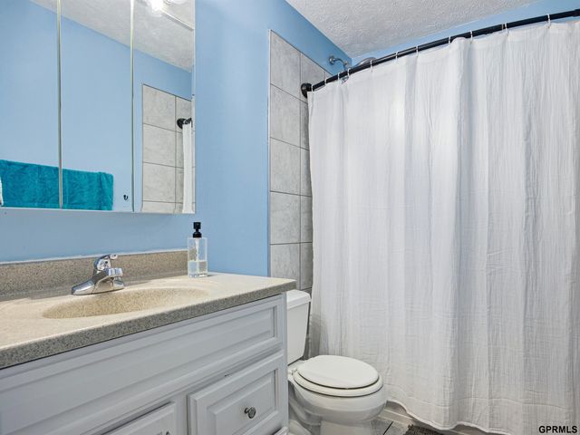 11922 S 34 Street, Bellevue, NE 68123