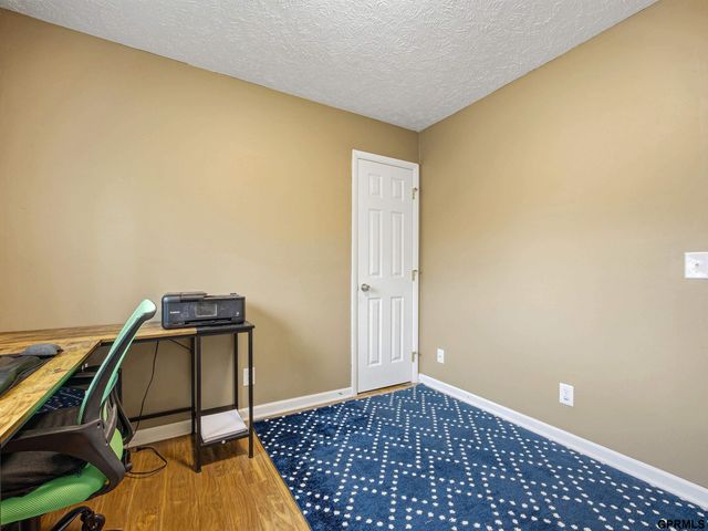 11922 S 34 Street, Bellevue, NE 68123