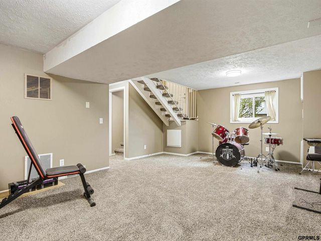 11922 S 34 Street, Bellevue, NE 68123