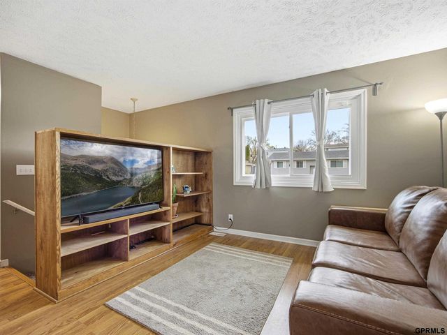 11922 S 34 Street, Bellevue, NE 68123