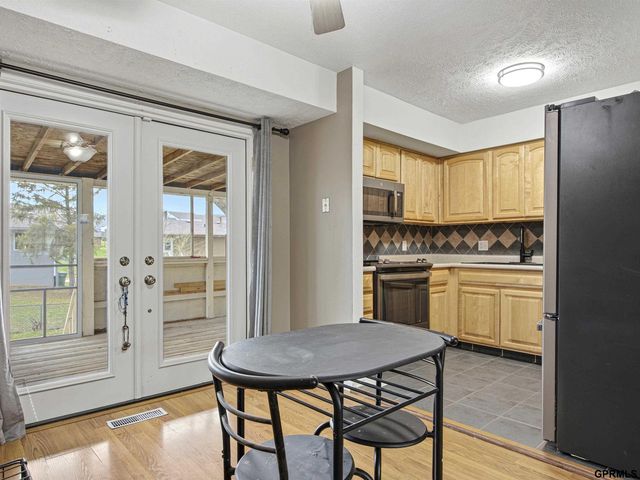 11922 S 34 Street, Bellevue, NE 68123