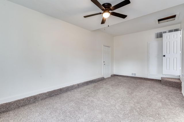 508 W Carlyle St, Wichita, KS 67217