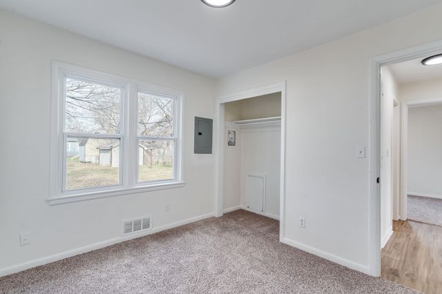 508 W Carlyle St, Wichita, KS 67217