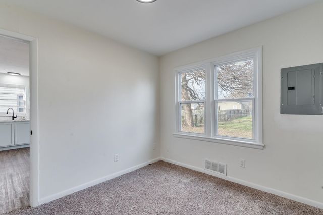 508 W Carlyle St, Wichita, KS 67217