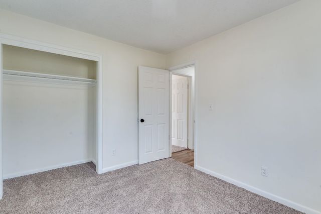 508 W Carlyle St, Wichita, KS 67217