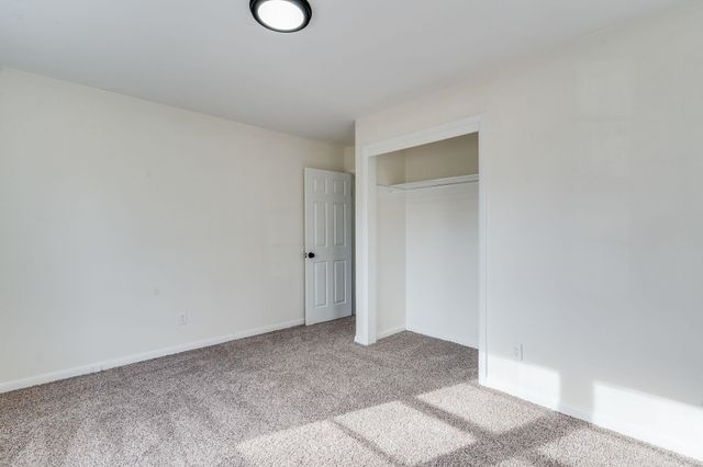 508 W Carlyle St, Wichita, KS 67217