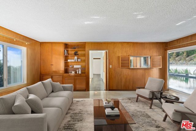 4799 Bonvue Avenue, Los Angeles, CA 90027
