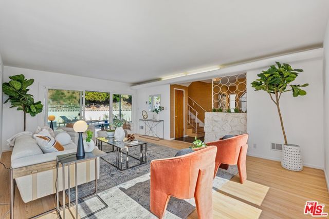 4799 Bonvue Avenue, Los Angeles, CA 90027