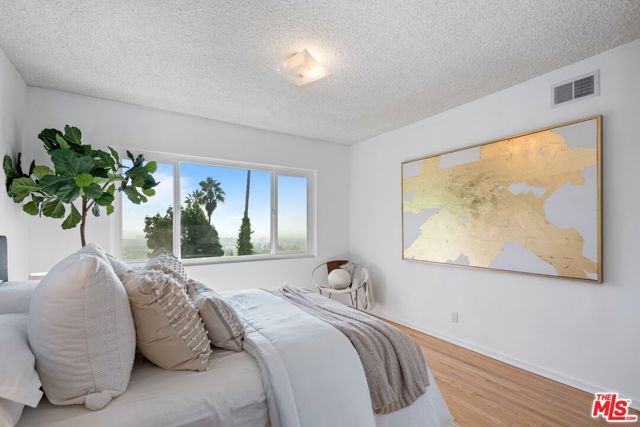 4799 Bonvue Avenue, Los Angeles, CA 90027