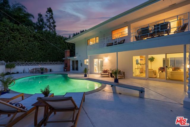 4799 Bonvue Avenue, Los Angeles, CA 90027