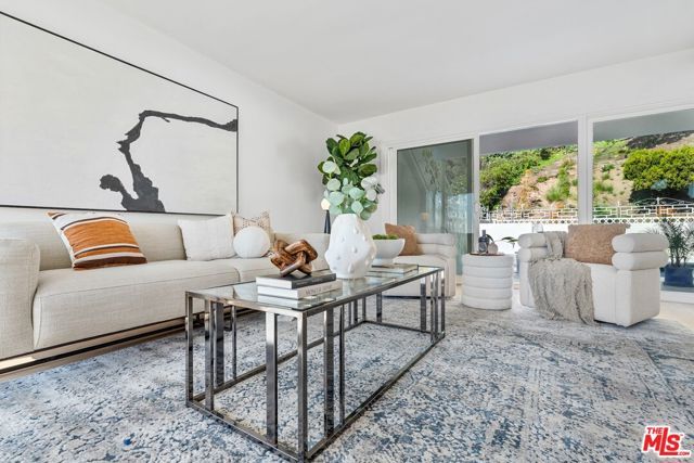4799 Bonvue Avenue, Los Angeles, CA 90027