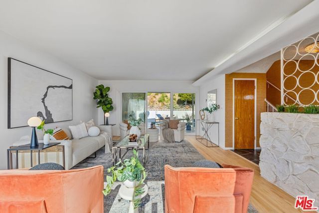 4799 Bonvue Avenue, Los Angeles, CA 90027