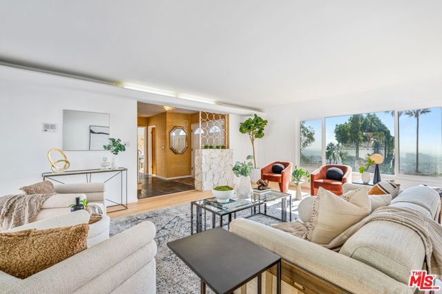 4799 Bonvue Avenue, Los Angeles, CA 90027