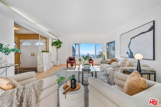4799 Bonvue Avenue, Los Angeles, CA 90027