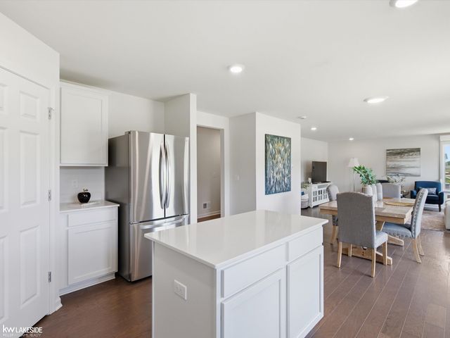 54470 Heron Circle, Chesterfield Twp, MI 48047