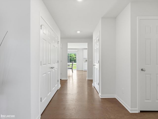 54470 Heron Circle, Chesterfield Twp, MI 48047