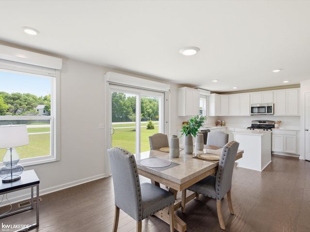 54470 Heron Circle, Chesterfield Twp, MI 48047