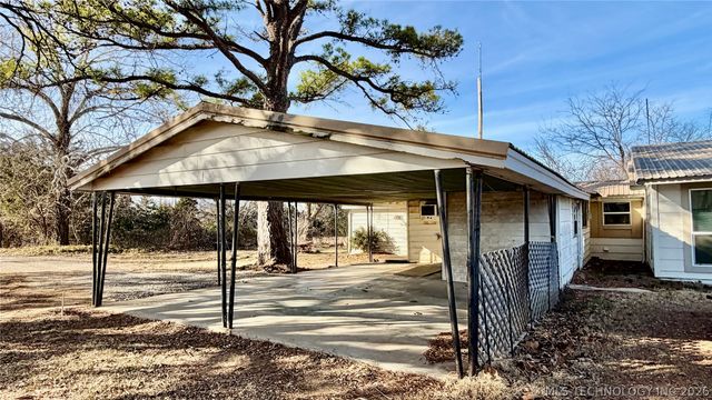 4637 US Hwy 77, Marietta, OK 73448