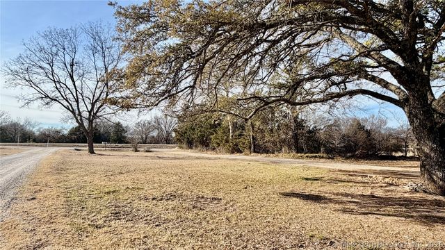 4637 US Hwy 77, Marietta, OK 73448