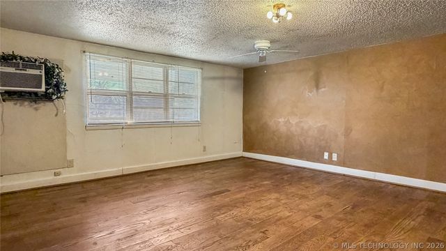 4637 US Hwy 77, Marietta, OK 73448