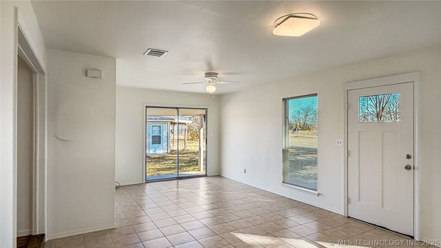 4637 US Hwy 77, Marietta, OK 73448