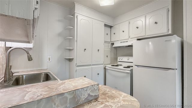 4637 US Hwy 77, Marietta, OK 73448