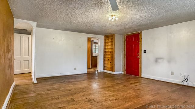 4637 US Hwy 77, Marietta, OK 73448