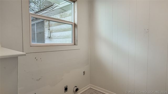 4637 US Hwy 77, Marietta, OK 73448