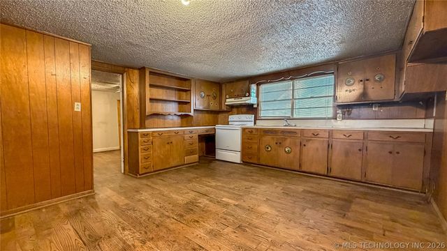 4637 US Hwy 77, Marietta, OK 73448