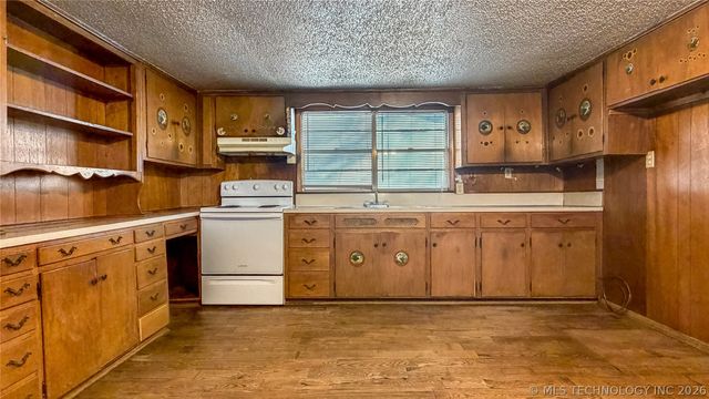 4637 US Hwy 77, Marietta, OK 73448