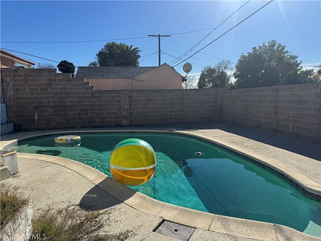 6703 Morse Avenue, North Hollywood, CA 91606