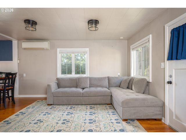10040 Sw AVERY St, Tualatin, OR 97062