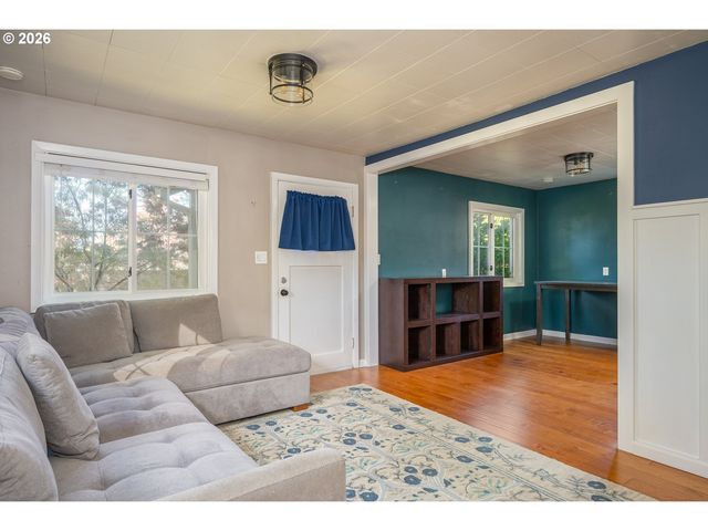 10040 Sw AVERY St, Tualatin, OR 97062