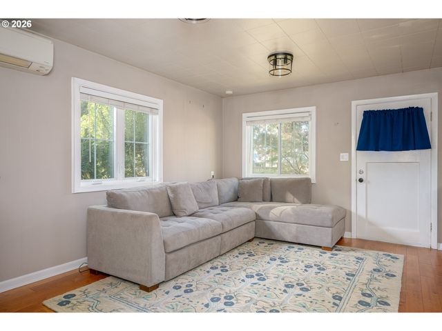 10040 Sw AVERY St, Tualatin, OR 97062