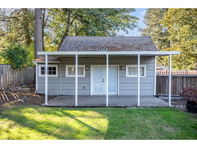 10040 Sw AVERY St, Tualatin, OR 97062