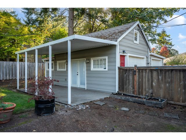 10040 Sw AVERY St, Tualatin, OR 97062