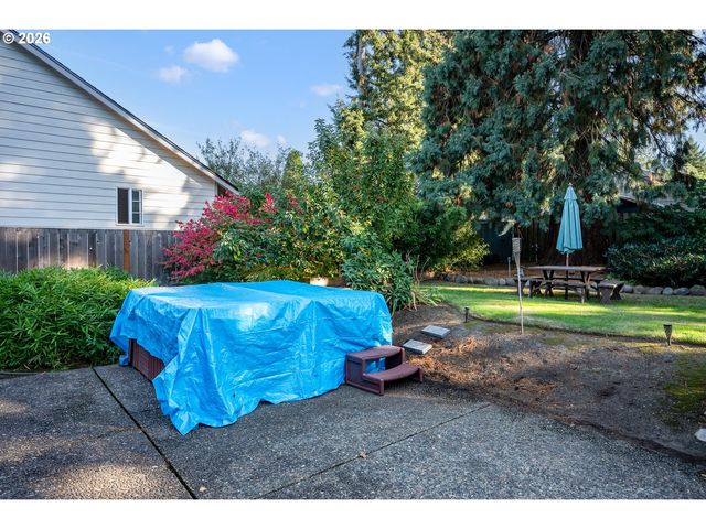 10040 Sw AVERY St, Tualatin, OR 97062