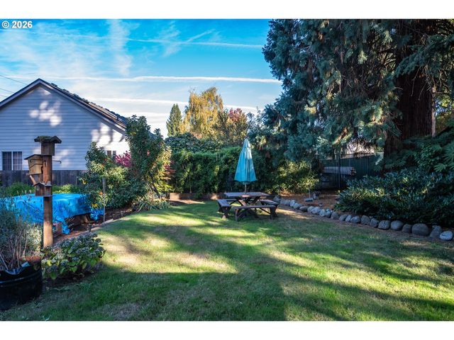 10040 Sw AVERY St, Tualatin, OR 97062