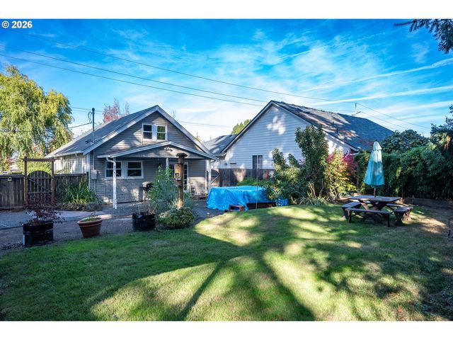 10040 Sw AVERY St, Tualatin, OR 97062