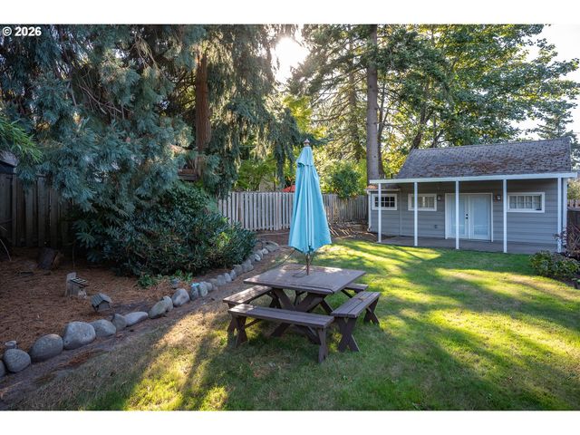 10040 Sw AVERY St, Tualatin, OR 97062