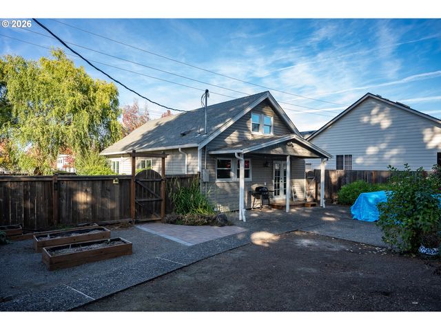 10040 Sw AVERY St, Tualatin, OR 97062
