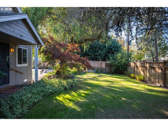 10040 Sw AVERY St, Tualatin, OR 97062