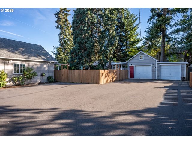 10040 Sw AVERY St, Tualatin, OR 97062
