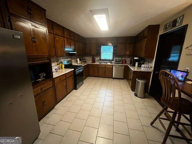 110 Drennan Drive, Fayetteville, GA 30215