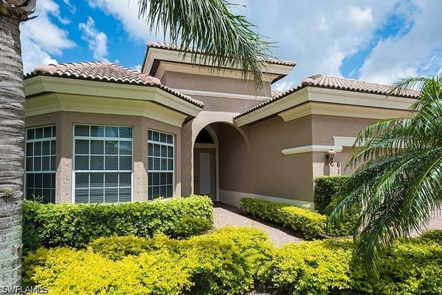 6101 Dogleg DR, Naples, FL 34113