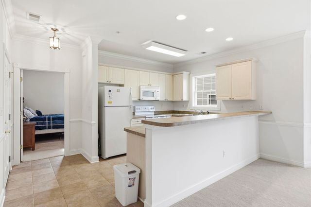 4870 Luster Leaf Cir Apt 201, Myrtle Beach, SC 29577