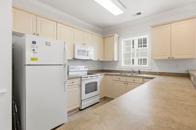 4870 Luster Leaf Cir Apt 201, Myrtle Beach, SC 29577